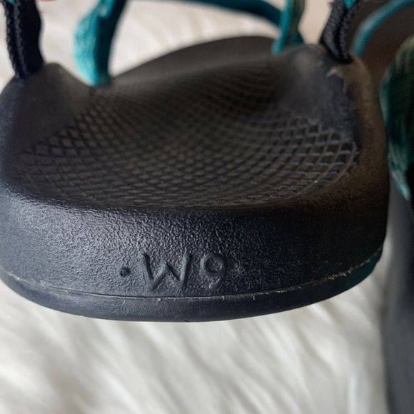 Chacos Womens Classic Sandal With Vibram Sole Size 9 - Picture 5 of 9